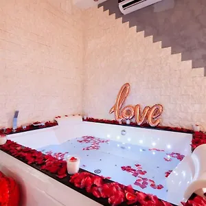 Appartamento Suitehouse - With Jacuzzi & Comfort, San Giorgio a Cremano